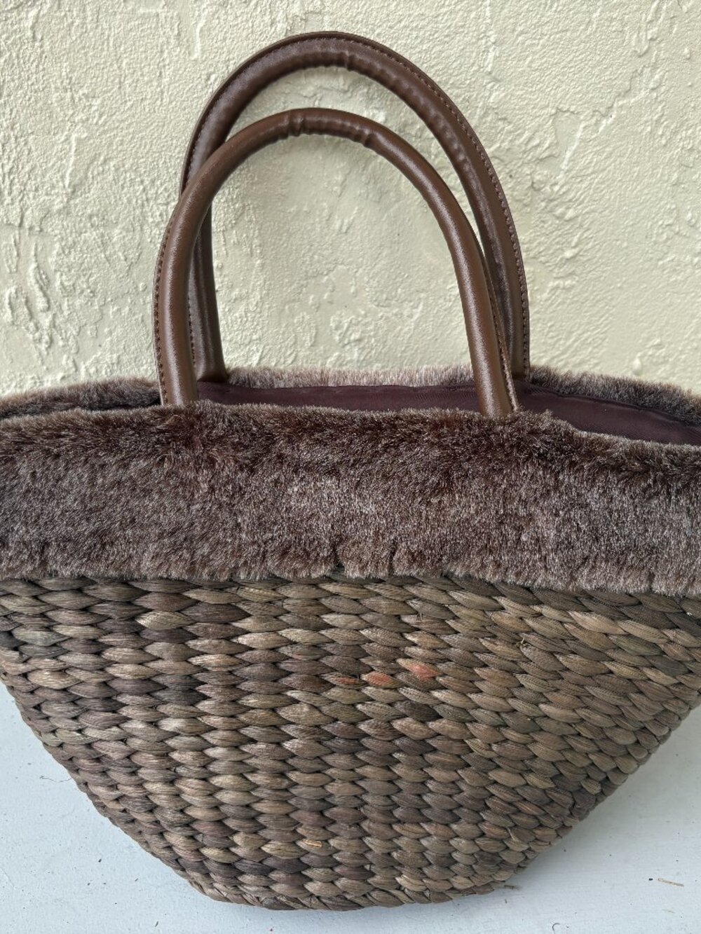 Bath & Body Works Y2K Wicker Straw Tote Purse Brown Faux Fur Edging